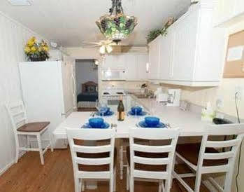 אנה מריה Anna Maria Beach Cottages מראה חיצוני תמונה